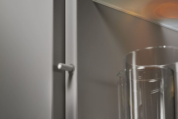 TIP-ON КОРОТКИЙ для дверей с магнитом, серый — изображение 3