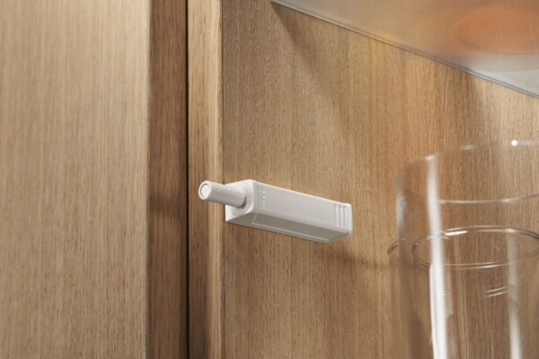 TIP-ON  для дверей с магнитом, белый шелк — изображение 2